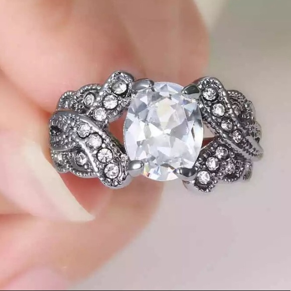 ❤️❤️❤️❤️❤️RING - Picture 2 of 5